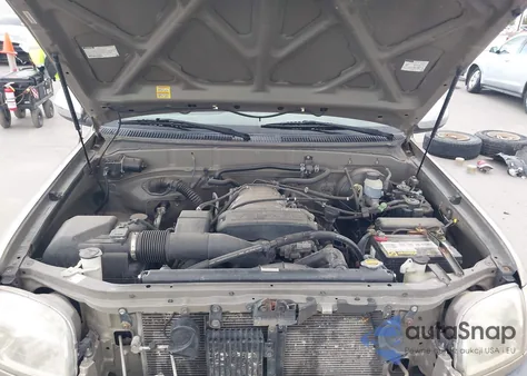 2002 Toyota Tundra Sr5 V8 from USA, damaged, VIN 5TBRT34152S331197